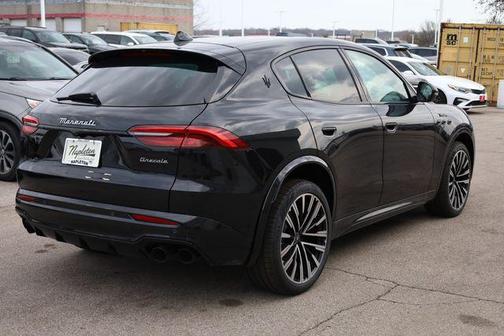 Nero Tempesta Metallic 2025 Maserati Grecale Modena