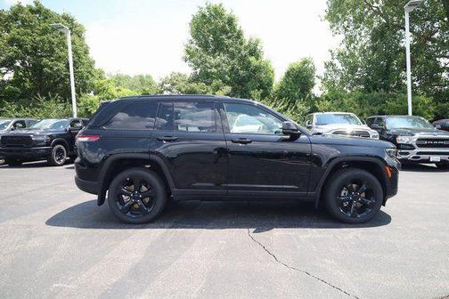 2025 Jeep Grand Cherokee Altitude
