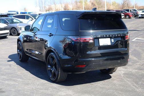 2024 Land Rover Discovery P300 Dynamic SE