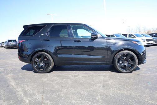 2024 Land Rover Discovery P300 Dynamic SE