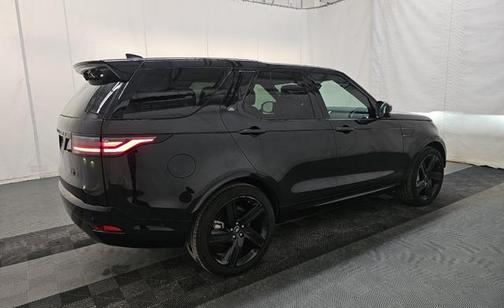 2024 Land Rover Discovery P300 Dynamic SE