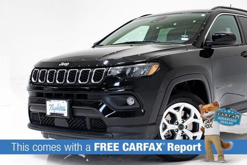 Diamond Black Crystal Pearlcoat 2025 Jeep Compass Latitude