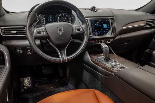 Blu Emozione Metallic 2023 Maserati Levante GT