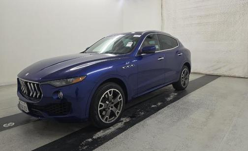 Blu Emozione Metallic 2023 Maserati Levante GT