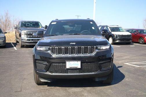 2026 Jeep Grand Cherokee Laredo