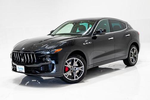 Nero Ribelle Metallic 2023 Maserati Levante GT