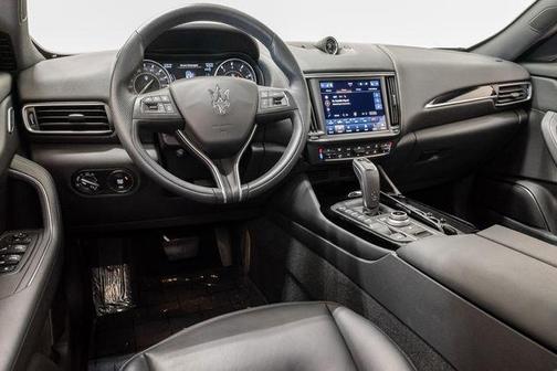 Nero Ribelle Metallic 2023 Maserati Levante GT