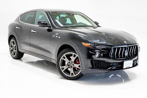 Nero Ribelle Metallic 2023 Maserati Levante GT