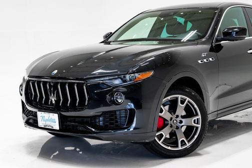 Nero Ribelle Metallic 2023 Maserati Levante GT