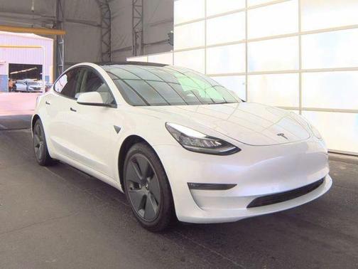 Pearl White Multi-Coat 2022 Tesla Model 3 Long Range
