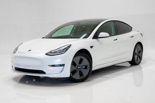 Pearl White Multi-Coat 2022 Tesla Model 3 Long Range