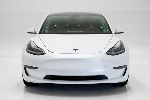 Pearl White Multi-Coat 2022 Tesla Model 3 Long Range