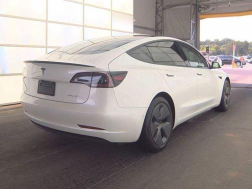 Pearl White Multi-Coat 2022 Tesla Model 3 Long Range