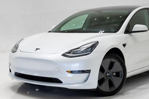 Pearl White Multi-Coat 2022 Tesla Model 3 Long Range