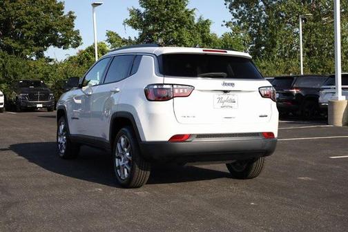 2022 Jeep Compass Latitude Lux