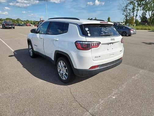 2022 Jeep Compass Latitude Lux