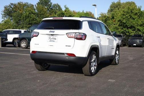 2022 Jeep Compass Latitude Lux