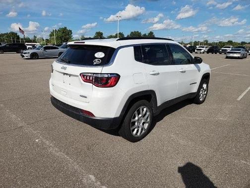 2022 Jeep Compass Latitude Lux
