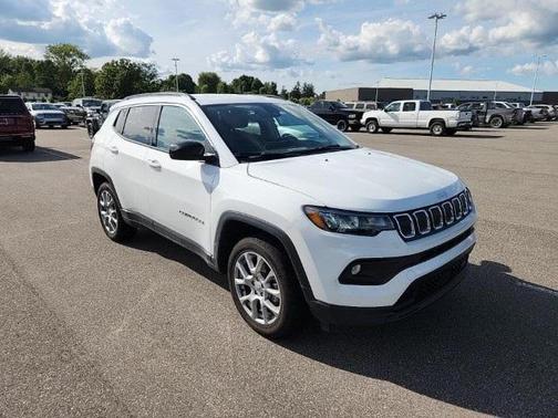 2022 Jeep Compass Latitude Lux