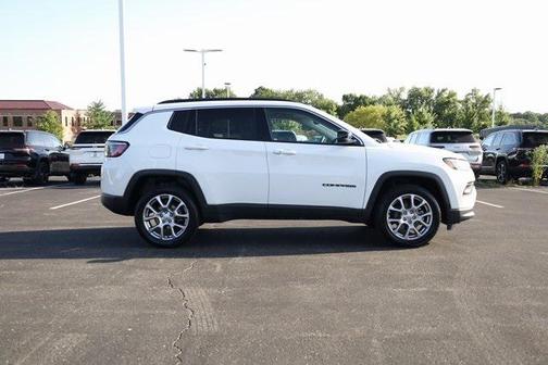 2022 Jeep Compass Latitude Lux