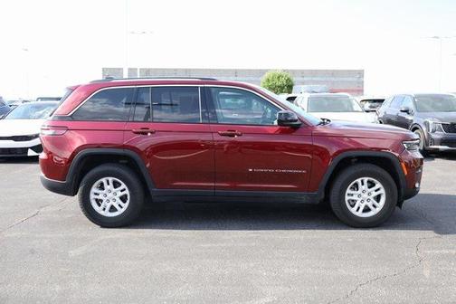 2023 Jeep Grand Cherokee Laredo
