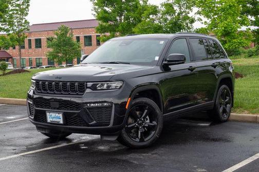 Diamond Black Crystal Pearlcoat 2026 Jeep Grand Cherokee Limited