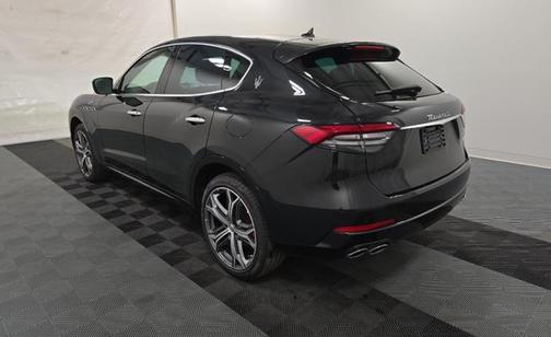 Nero Ribelle Metallic 2023 Maserati Levante GT