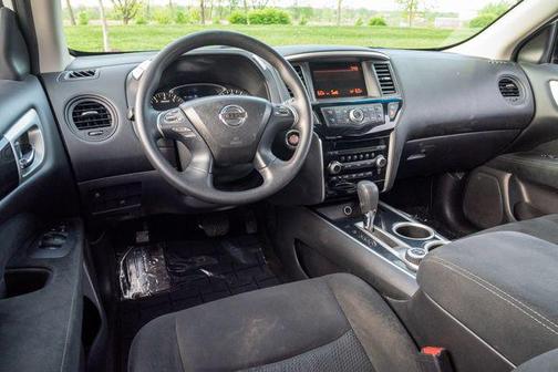 2016 Nissan Pathfinder S