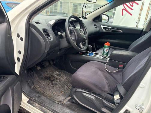 2016 Nissan Pathfinder S