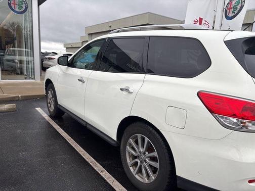2016 Nissan Pathfinder S