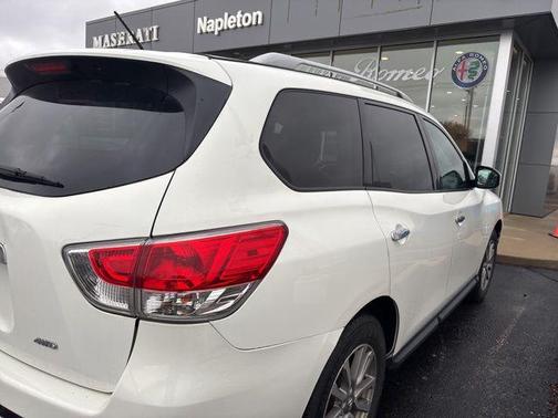 2016 Nissan Pathfinder S