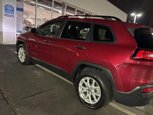 2016 Jeep Cherokee Sport