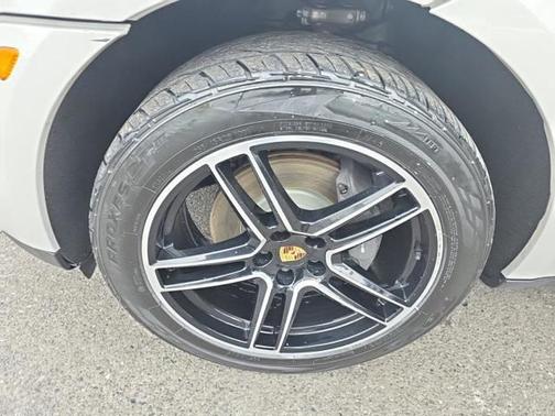 2020 Porsche Macan Base