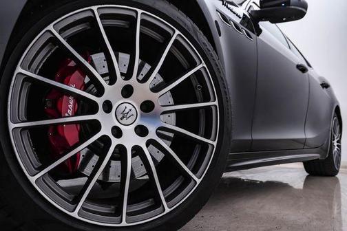 2023 Maserati Ghibli Modena Q4