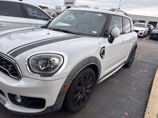 Light White 2018 MINI Countryman Cooper S