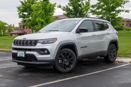 Silver Zynith Metallic Clearcoat 2026 Jeep Compass Latitude