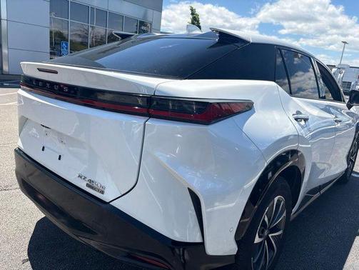 White Pearl 2024 Lexus RZ 450e Premium