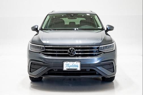 Platinum Gray Metallic 2023 Volkswagen Tiguan 2.0T SE