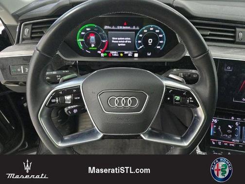 Mythos Black Metallic 2024 Audi Q8 e-tron Premium Plus