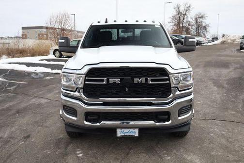 2023 RAM 3500 Tradesman Crew Cab 4x4 8' Box