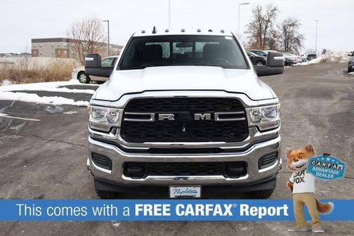 2023 RAM 3500 Tradesman Crew Cab 4x4 8' Box
