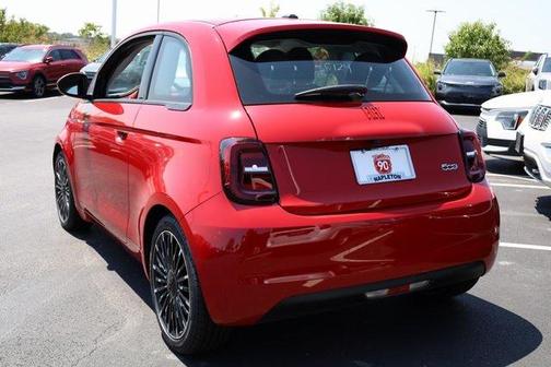 2024 FIAT 500e INSPI(RED) FWD