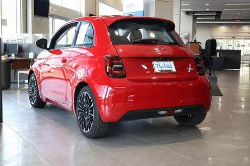 2024 FIAT 500e INSPI(RED) FWD