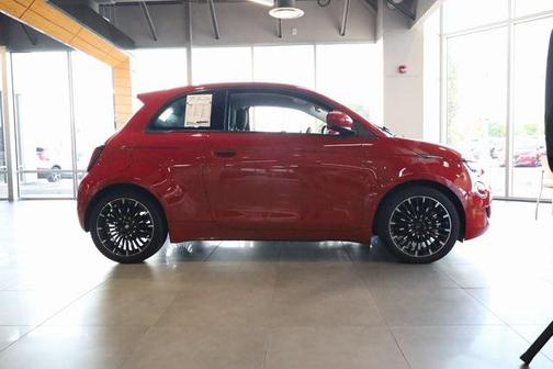 2024 FIAT 500e INSPI(RED) FWD