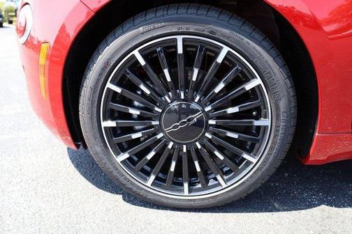 2024 FIAT 500e INSPI(RED) FWD