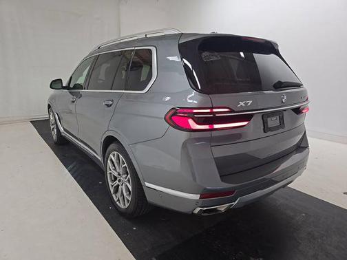 Skyscraper Grey Metallic 2024 BMW X7 xDrive40i