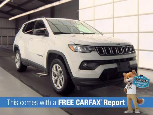 Bright White Clearcoat 2025 Jeep Compass Latitude