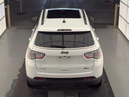 Bright White Clearcoat 2025 Jeep Compass Latitude