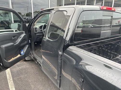 Super Black 2025 Nissan Frontier S
