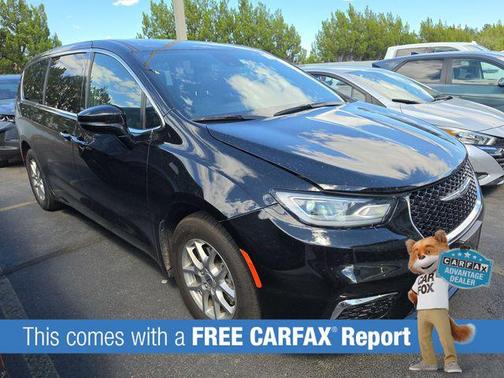 Diamond Black Crystal Pearlcoat 2025 Chrysler Pacifica L